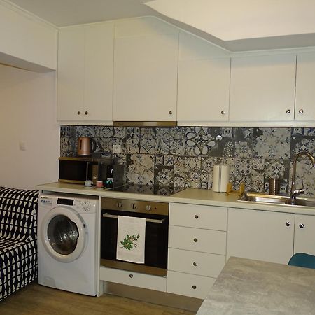 אתונה Stylish, Comfortable, Basement Loft-Like Apartment With Amenities מראה חיצוני תמונה