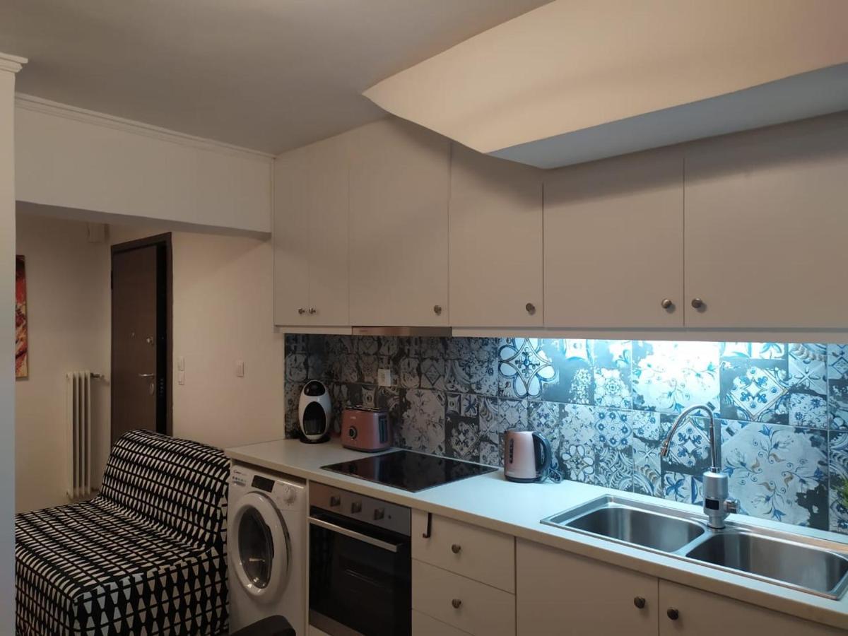 אתונה Stylish, Comfortable, Basement Loft-Like Apartment With Amenities מראה חיצוני תמונה