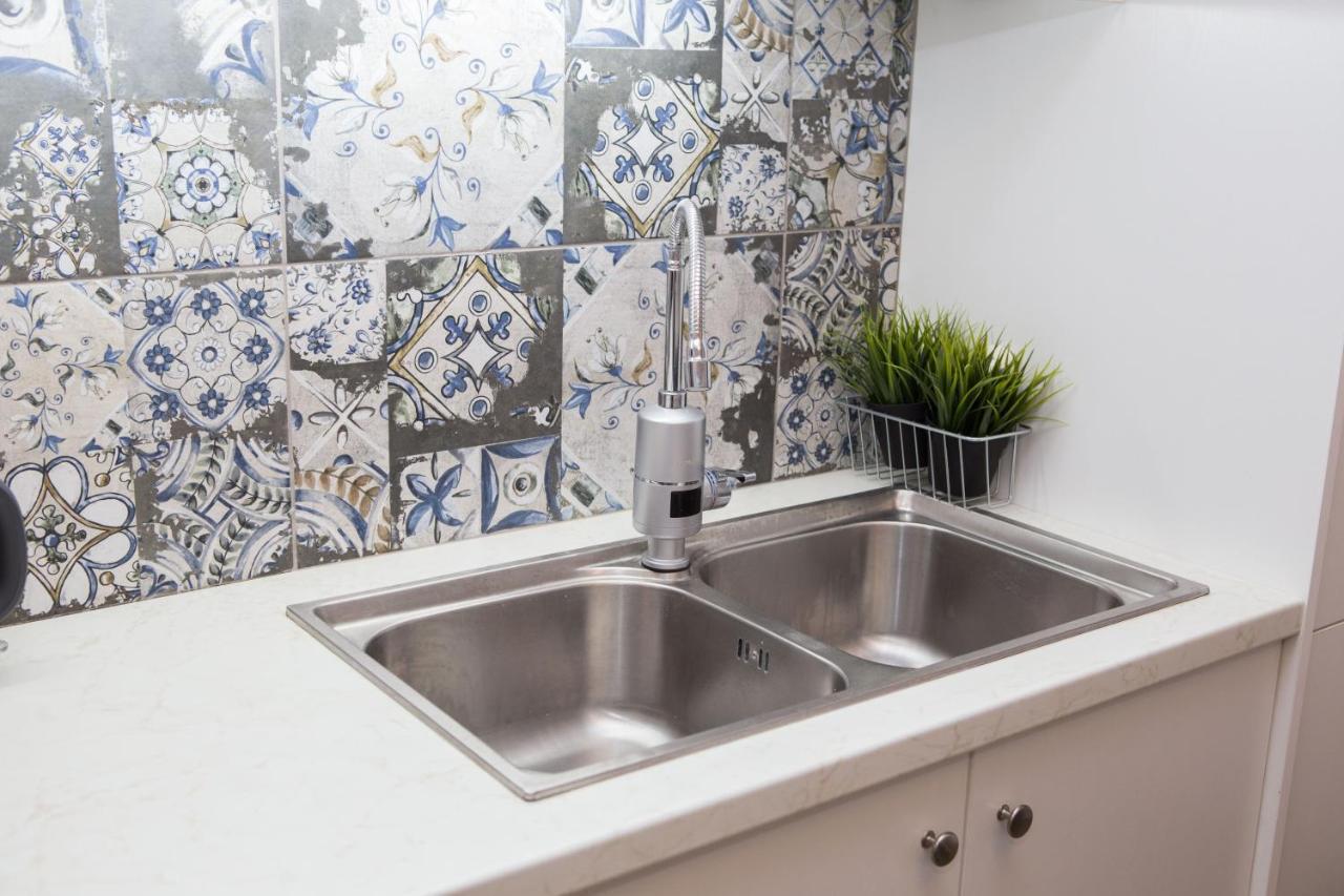 אתונה Stylish, Comfortable, Basement Loft-Like Apartment With Amenities מראה חיצוני תמונה