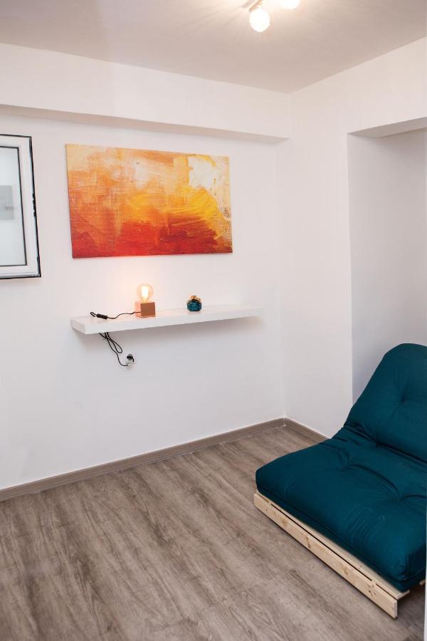 אתונה Stylish, Comfortable, Basement Loft-Like Apartment With Amenities מראה חיצוני תמונה