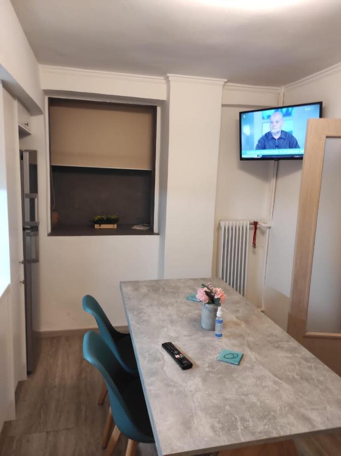 אתונה Stylish, Comfortable, Basement Loft-Like Apartment With Amenities מראה חיצוני תמונה