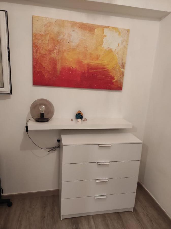 אתונה Stylish, Comfortable, Basement Loft-Like Apartment With Amenities מראה חיצוני תמונה