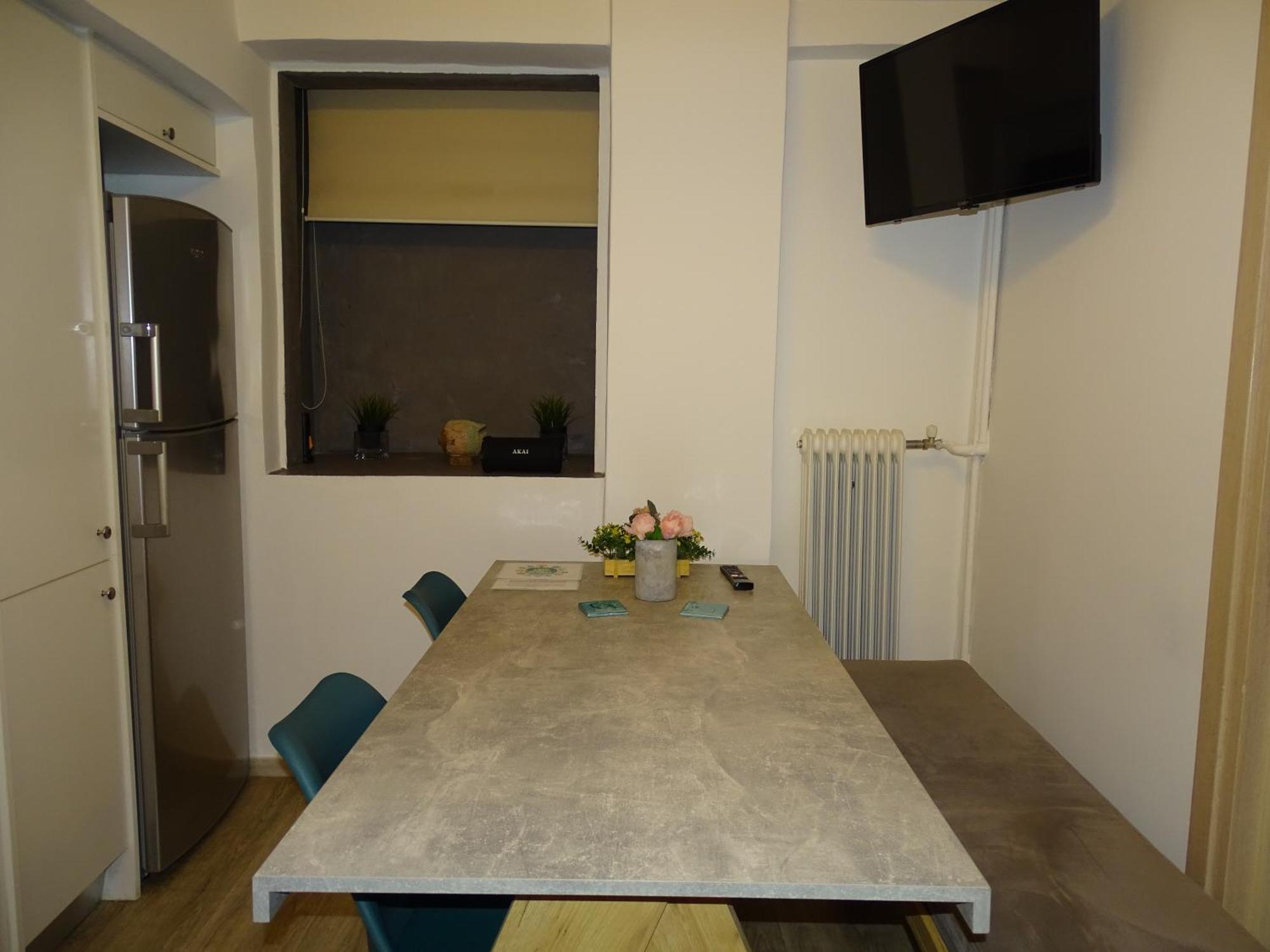 אתונה Stylish, Comfortable, Basement Loft-Like Apartment With Amenities מראה חיצוני תמונה